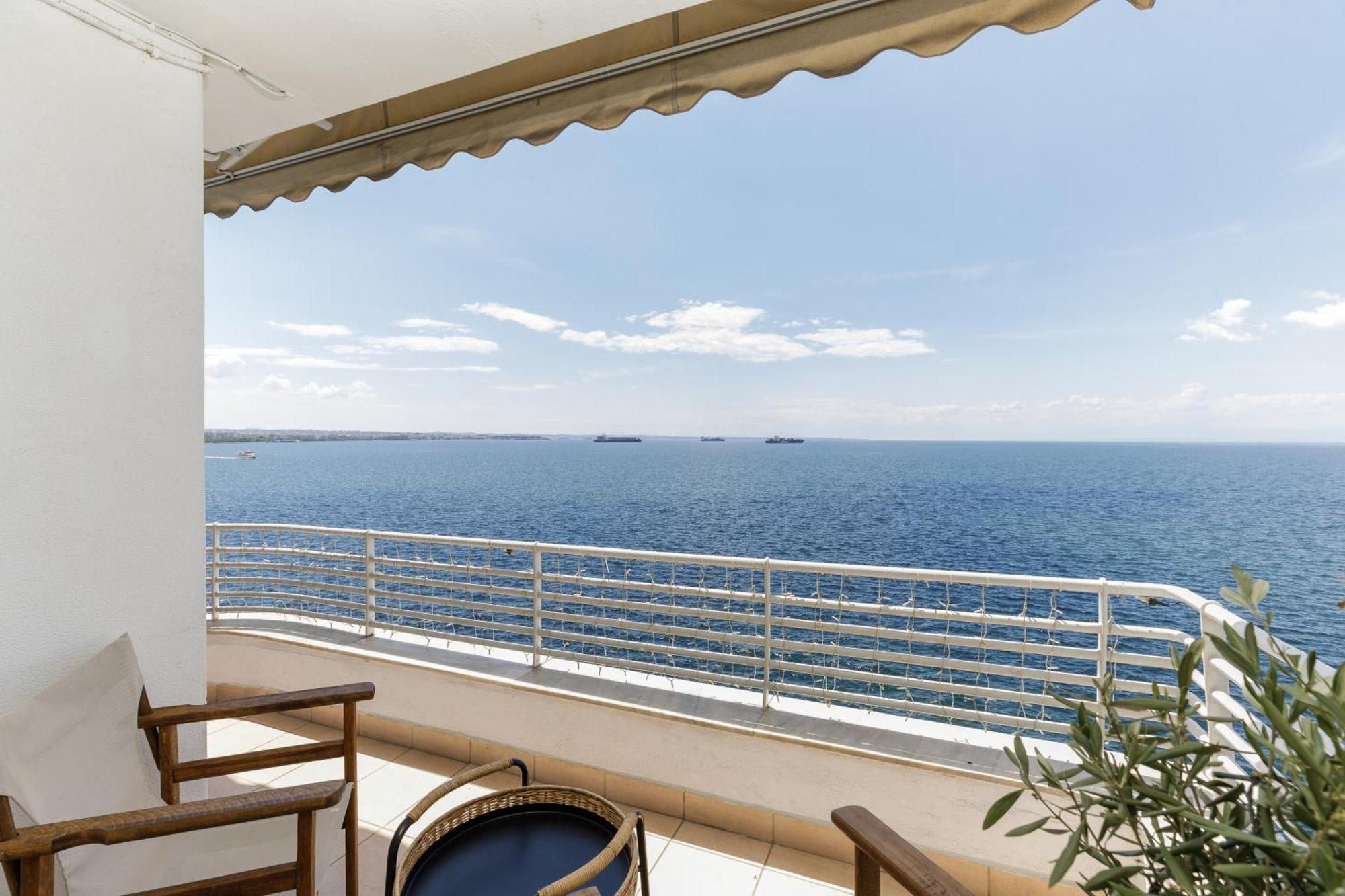 Infinity & Beyond By Halu! - Seafront Apartments Thessaloniki Exterior foto